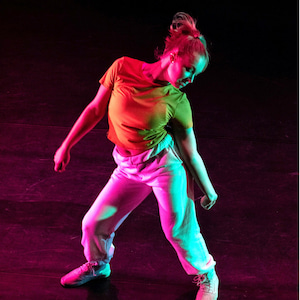 Performance Artistique carre 2 300
